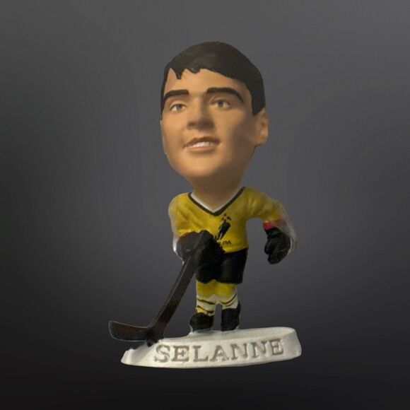 1997 Corinthian NHL Signature Series Teemu Selanne Figure Sealed On Card - Picture 3 of 4